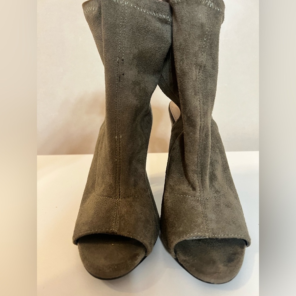 Fashion Nova Suede Heeled Boots